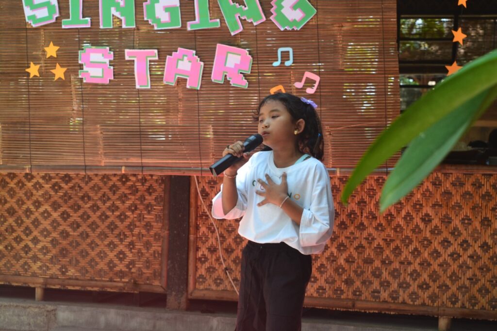 Siswa SD Negeri Jomblang 2 mengikuti Syakila Singing Star